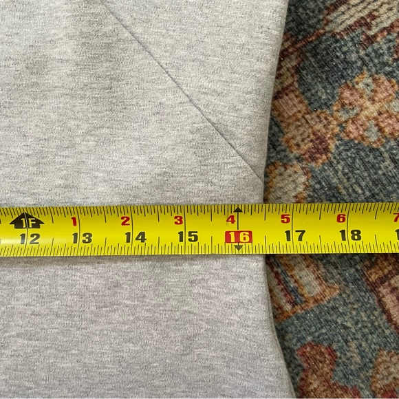 J.Crew Structured V-Neck Shell - Picture 6 of 7